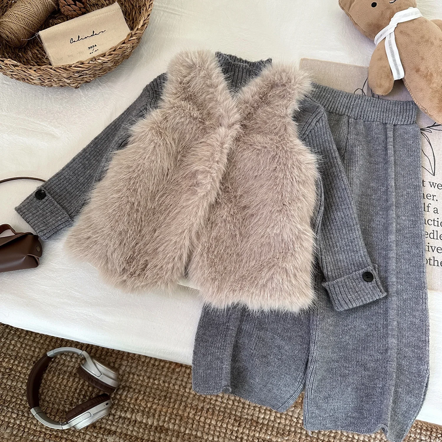 Girls Clothing Sets Kids Baby Girl Fur Vest Knitted Sweater and Pants 3pcs Clothes Suit Children Winter Clothes Sets 2 4 6 8 yrs